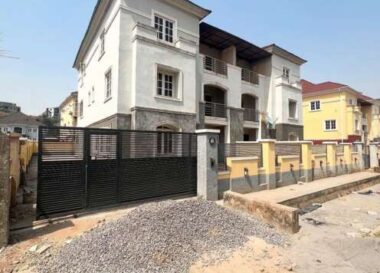 5 bedroom semi detached duplex with Bq