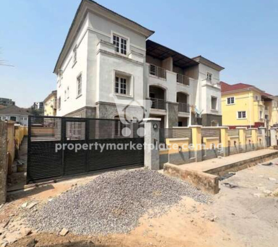 5 bedroom semi detached duplex with Bq