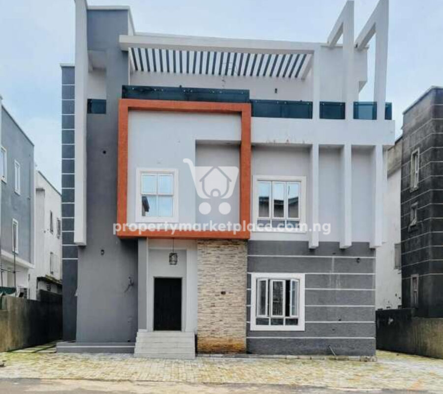 Elegant & luxurious 5 bedroom detached duplex + Bq in a classy estate