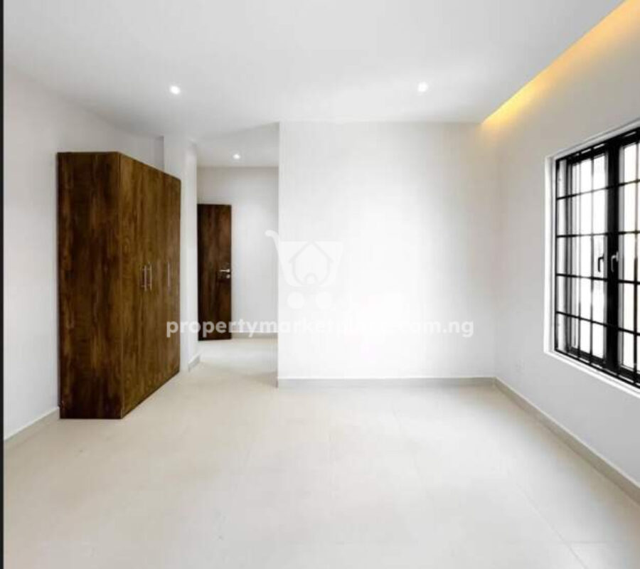 Superbly finished 5 bedroom detached duplex with Bq