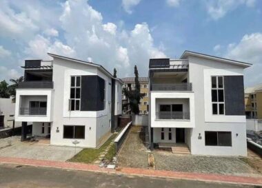 Exquisitely furnished 5 bedroom detached duplex with Bq