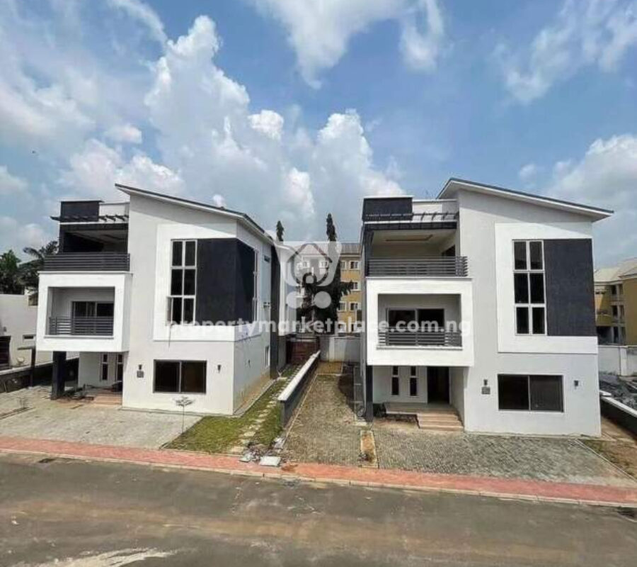 Exquisitely furnished 5 bedroom detached duplex with Bq