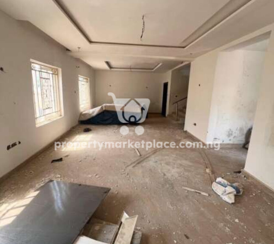 5 bedroom semi detached duplex with Bq