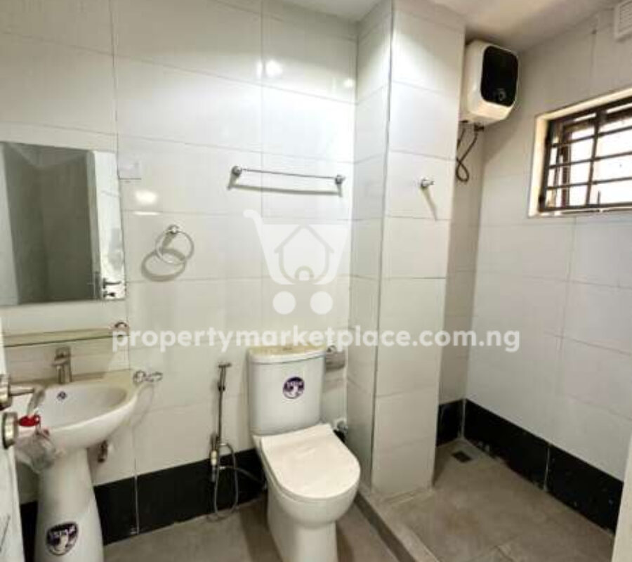 Newly built 4 bedroom terrace duplex with Bq in an Estate