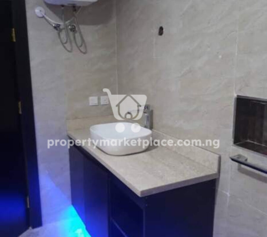 Superbly furnished 5 bedroom semi detached duplex with Bq