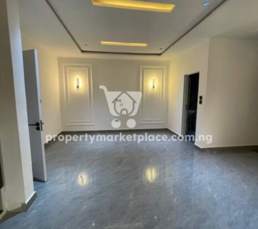 Exquisitely finished 4 bedroom terrace duplex with Bq