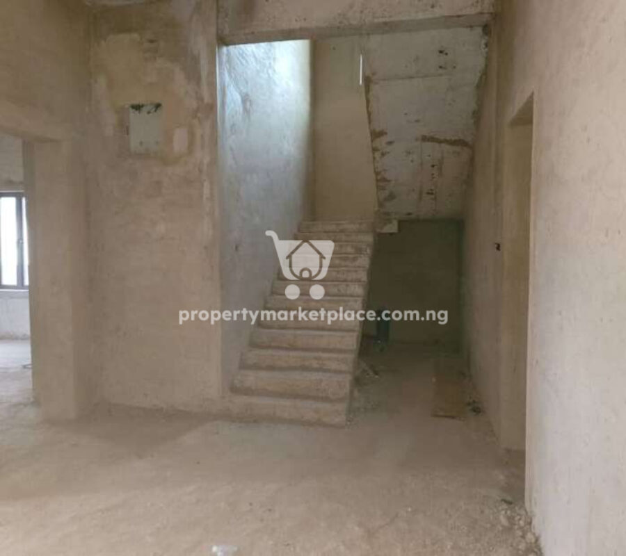 4 bedroom detached duplex with Bq (semi finished)