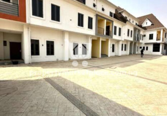 Newly built 4 bedroom terrace duplex with Bq in an Estate