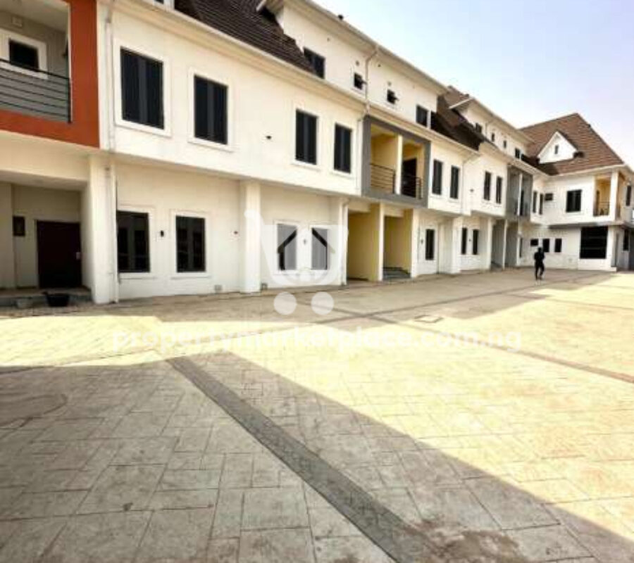 Newly built 4 bedroom terrace duplex with Bq in an Estate