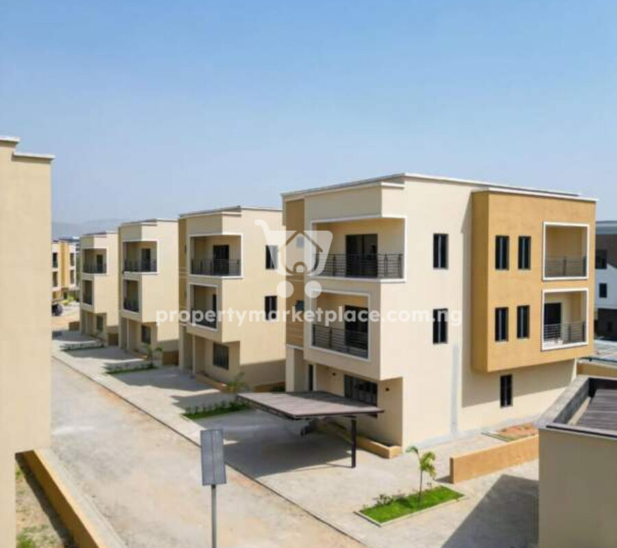 Superbly finished 5 bedroom detached duplex with Bq