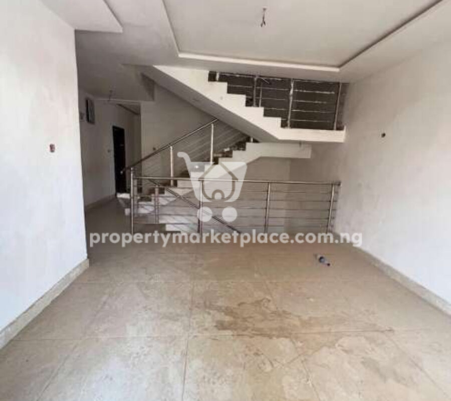 5 bedroom semi detached duplex with Bq