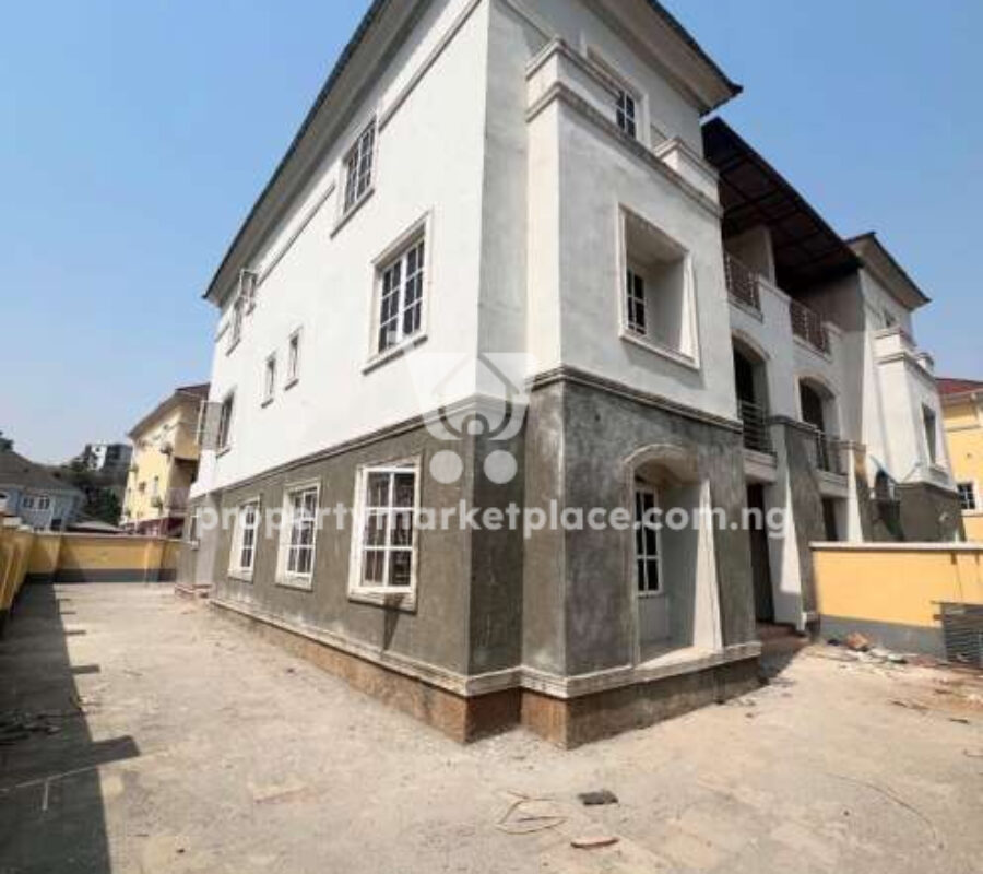 5 bedroom semi detached duplex with Bq