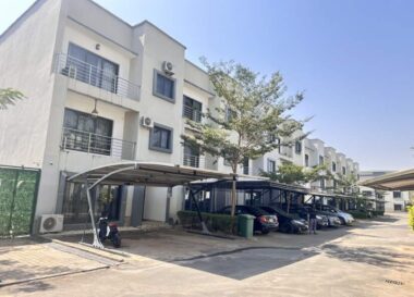 Exquisite 4 bedroom terrace duplex with Bq in an estate