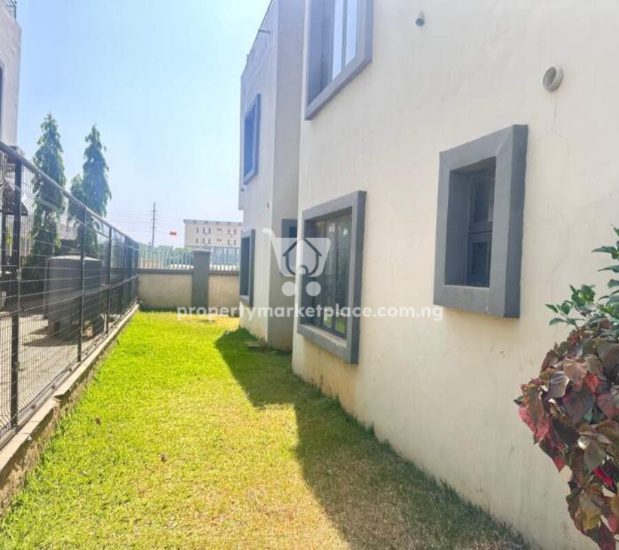 Massive 6 bedroom detached duplex with Bq