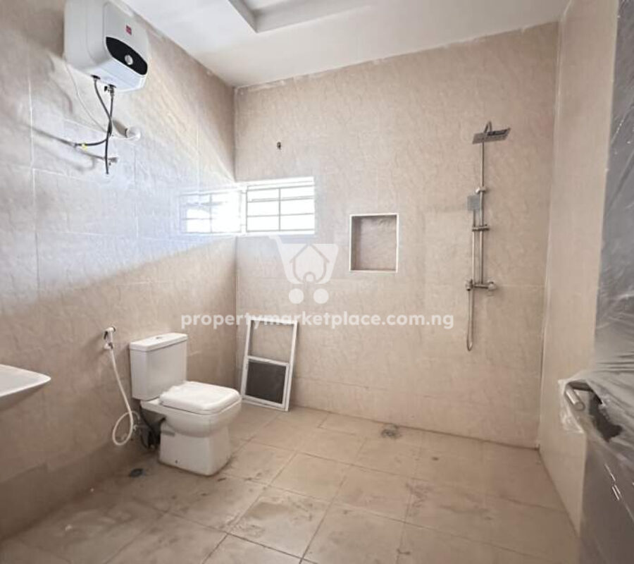 Luxurious & spacious 4 bedroom terrace duplex with Bq