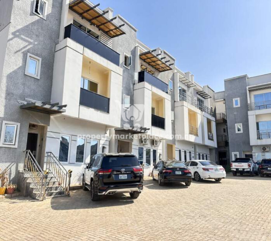 Luxurious 4 bedroom terrace duplex and a room Bq