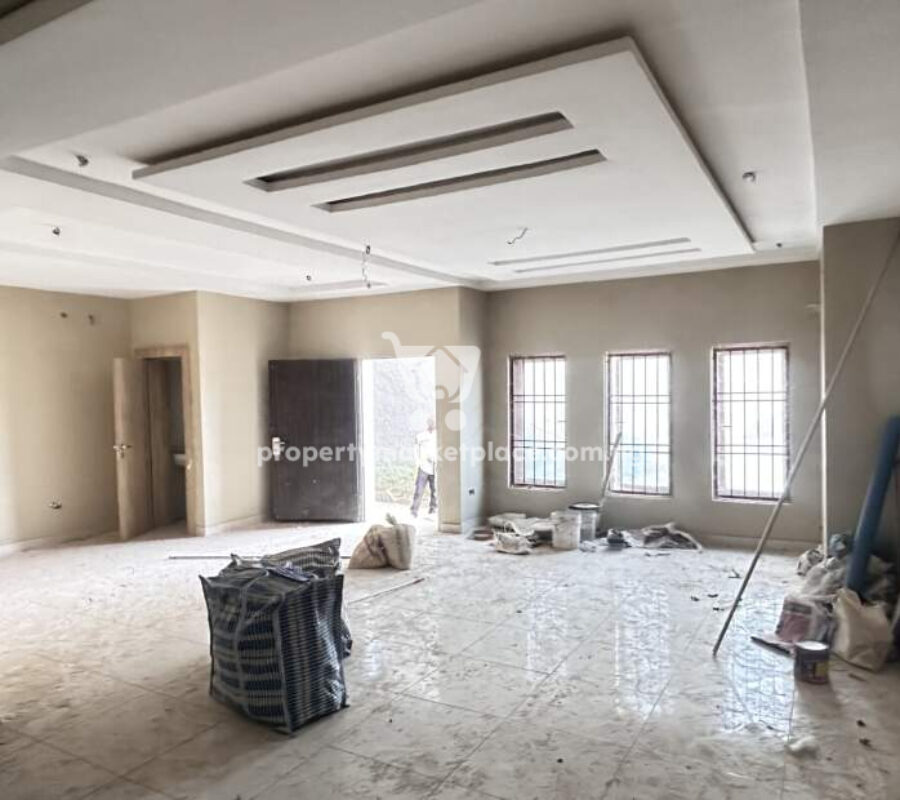 Luxurious 4 bedroom terrace duplex and a room Bq