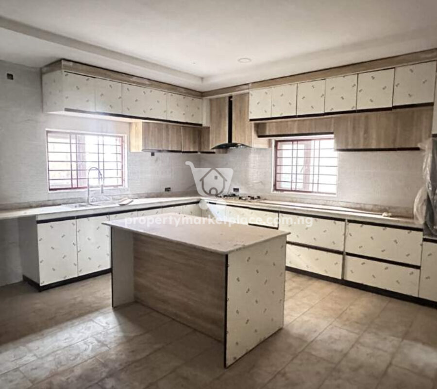 Luxurious 4 bedroom terrace duplex and a room Bq