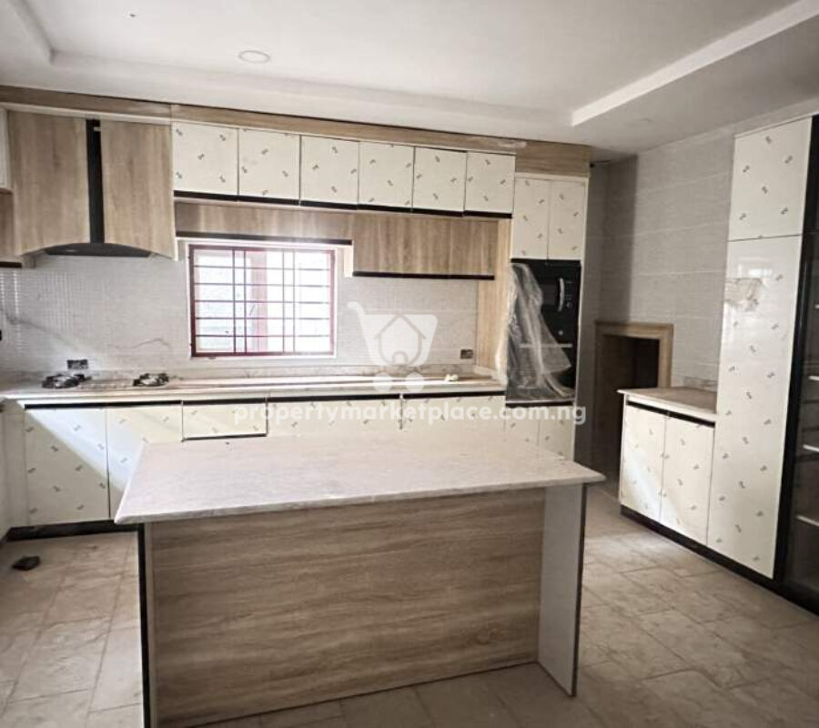 Luxurious 4 bedroom terrace duplex and a room Bq