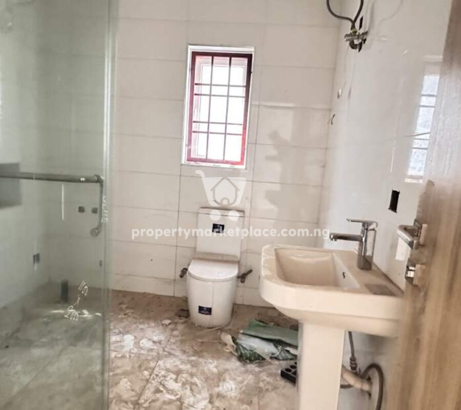 Luxurious 4 bedroom terrace duplex and a room Bq