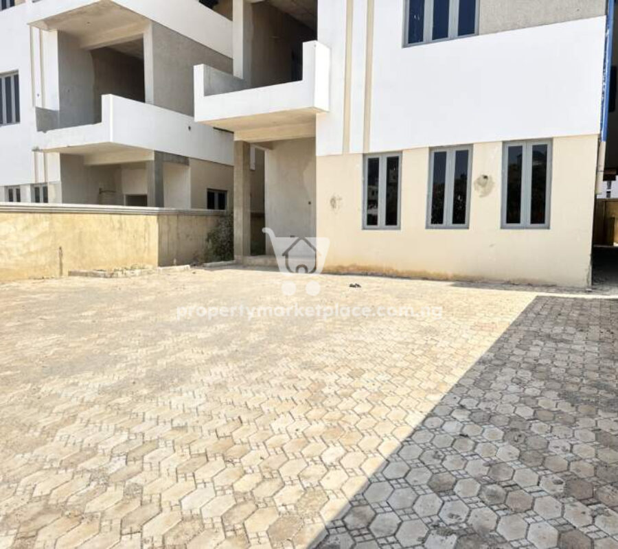 Massive 6 bedroom terrace duplex with Bq & open rooftop