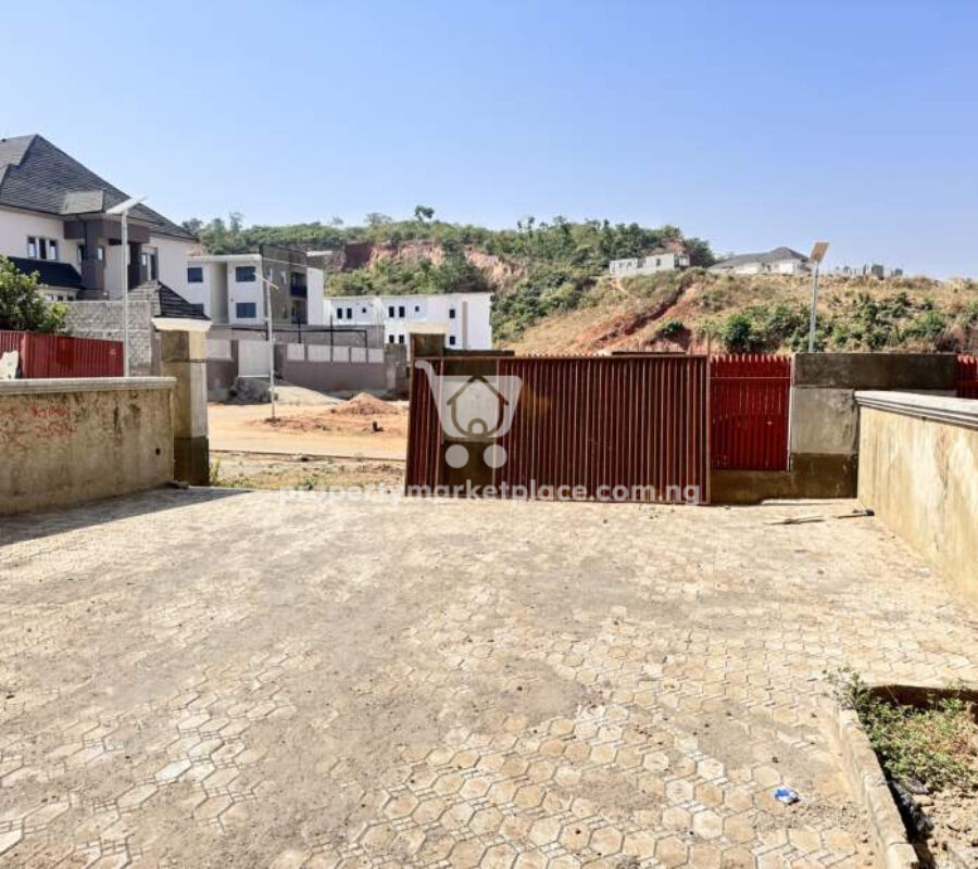 Massive 6 bedroom terrace duplex with Bq & open rooftop