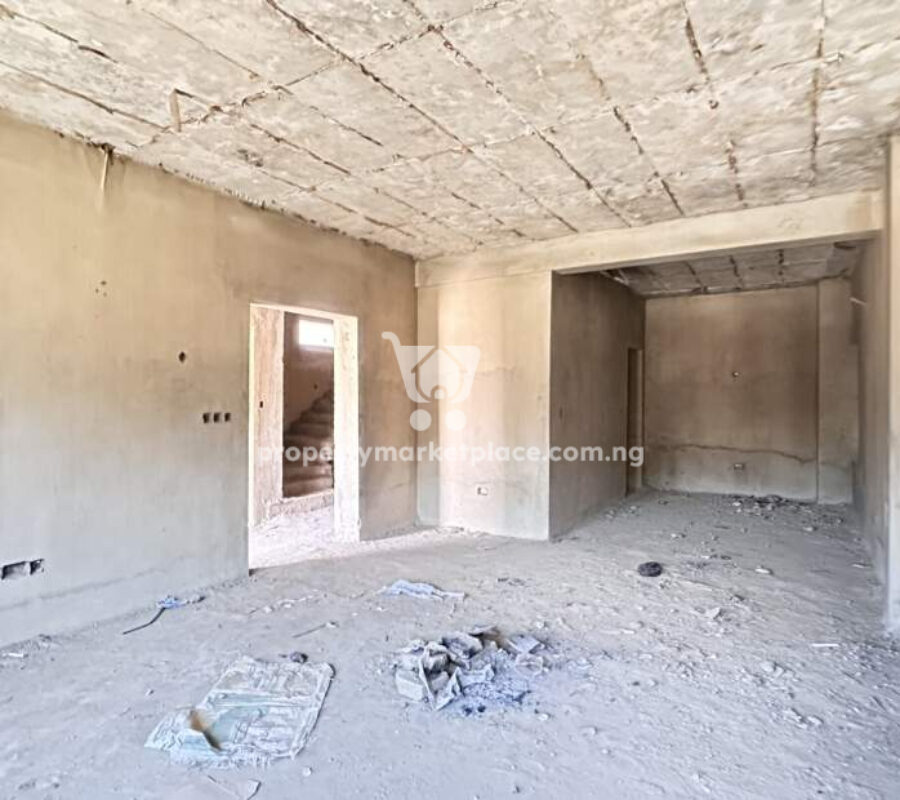 Massive 6 bedroom terrace duplex with Bq & open rooftop