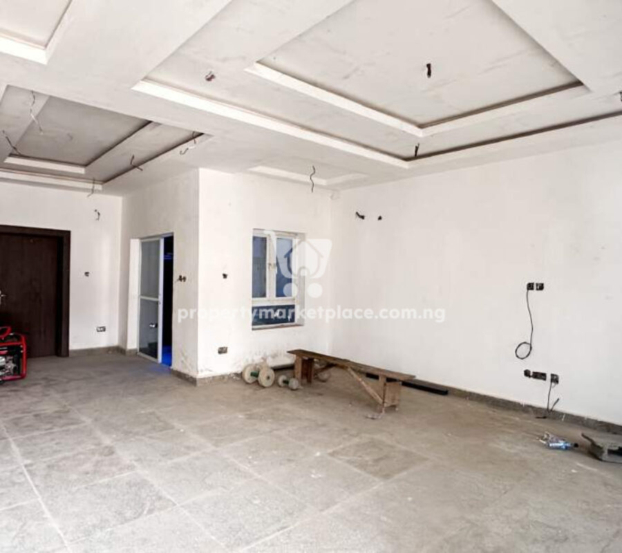 Luxurious 4 bedroom terrace duplex with Bq
