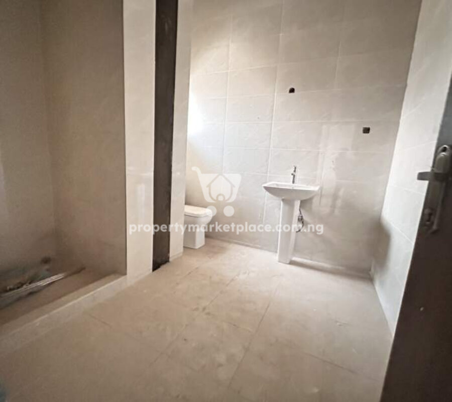 Luxurious 4 bedroom terrace duplex with Bq