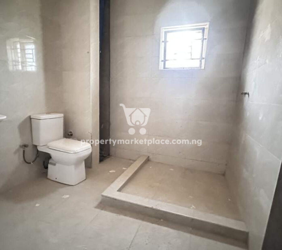 Luxurious 4 bedroom terrace duplex with Bq