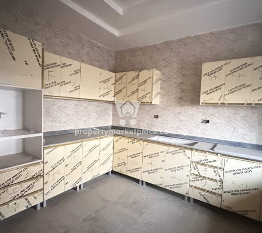 Luxurious 4 bedroom terrace duplex with Bq