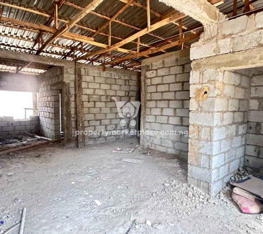 Luxurious 3 bedroom flat with Bq (shell level)
