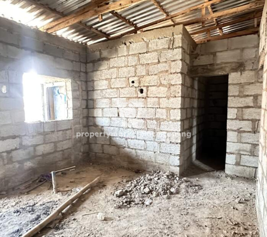 Luxurious 3 bedroom flat with Bq (shell level)