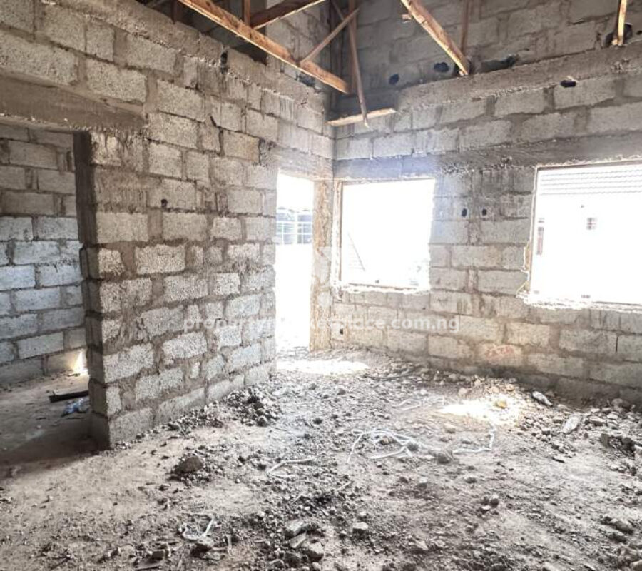 Luxurious 3 bedroom flat with Bq (shell level)