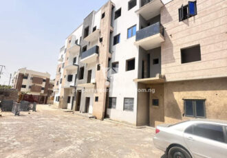 Luxurious 3 bedroom flat with Bq (shell level)