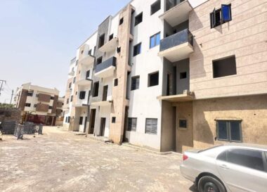 Luxurious 3 bedroom flat with Bq (shell level)