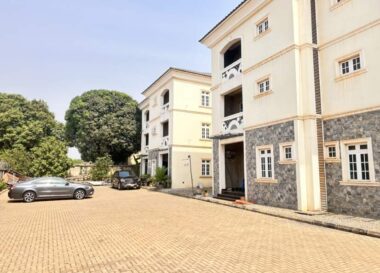 4 bedroom terrace duplex with Bq