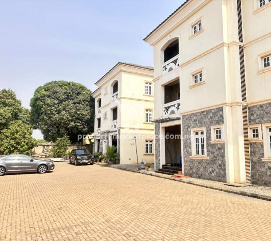 4 bedroom terrace duplex with Bq