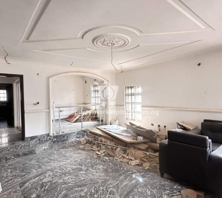 4 bedroom terrace duplex with Bq