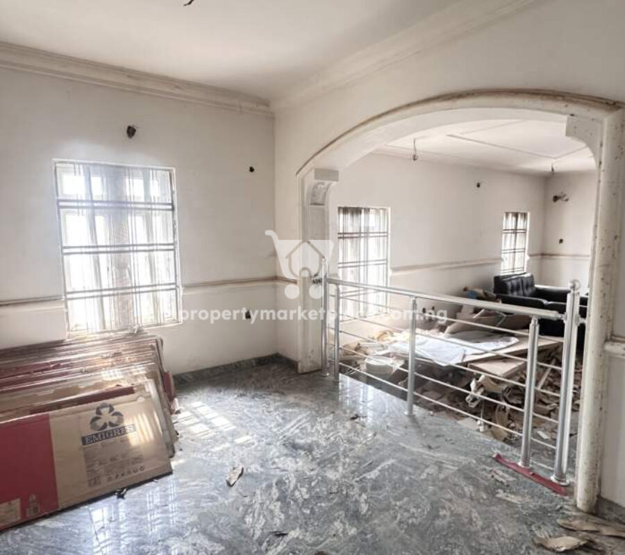 4 bedroom terrace duplex with Bq