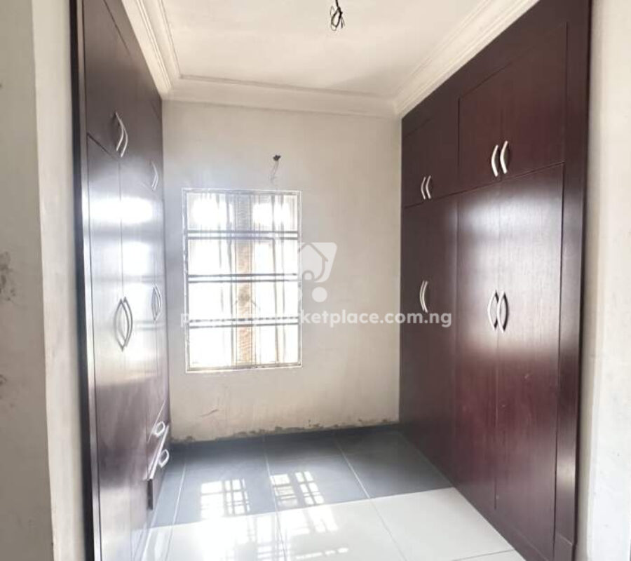 4 bedroom terrace duplex with Bq