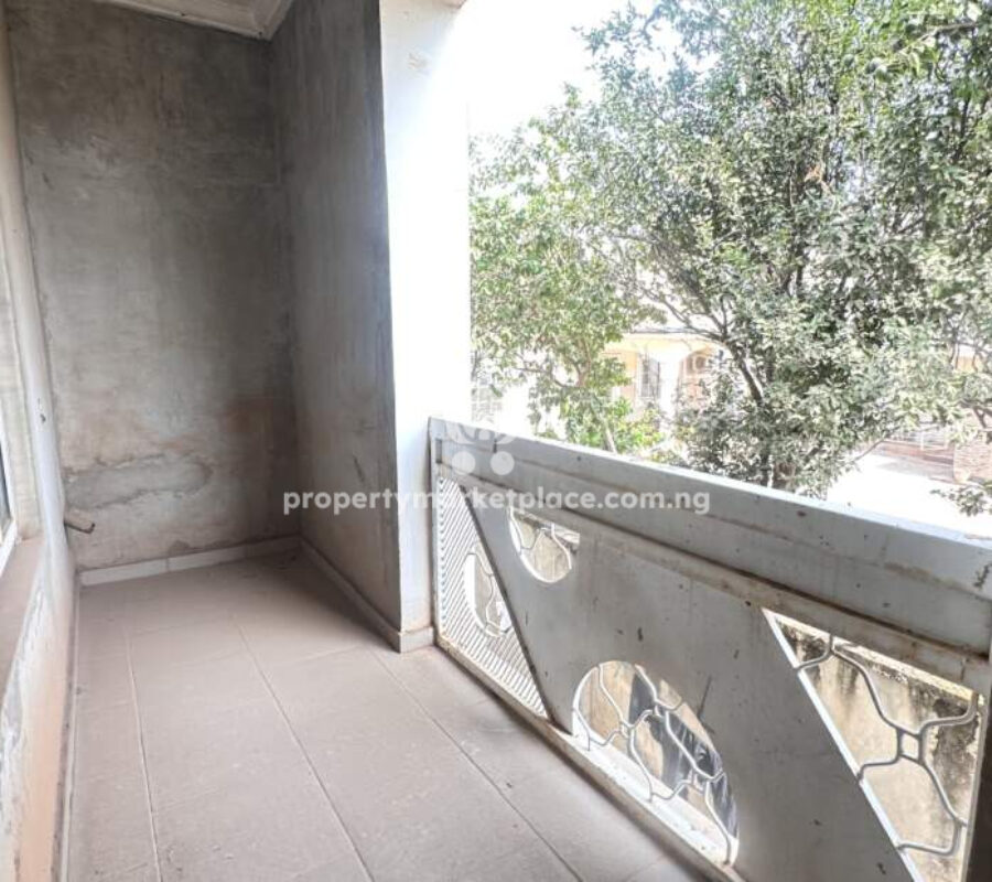 4 bedroom terrace duplex with Bq