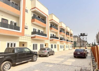 Luxurious 4 bedroom terrace duplex with Bq