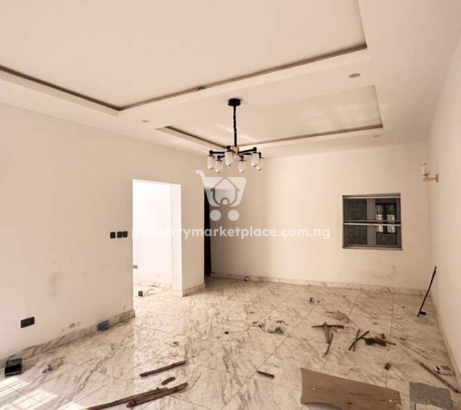 Luxurious 4 bedroom terrace duplex with Bq