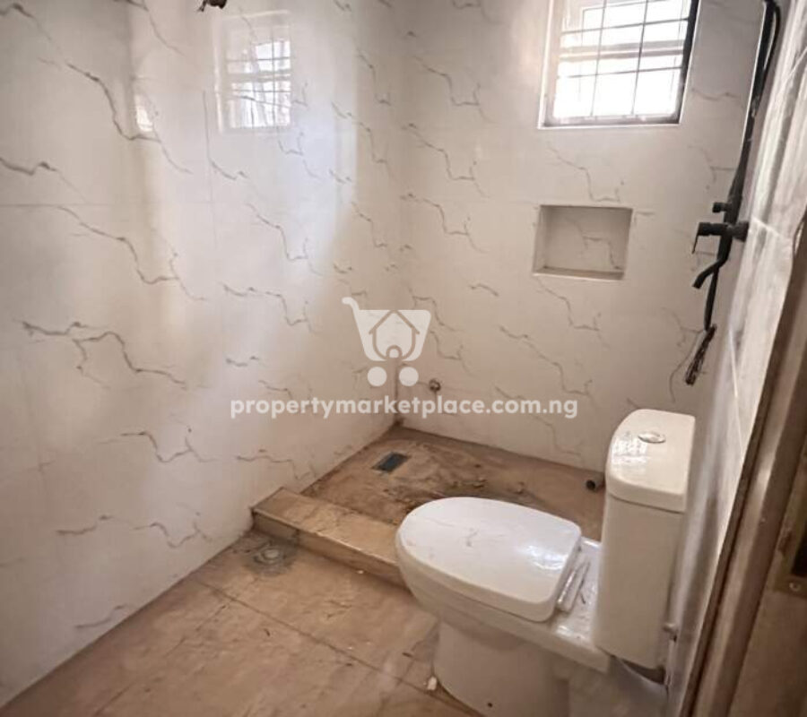 Luxurious 4 bedroom terrace duplex with Bq