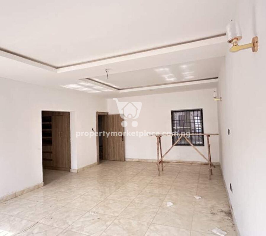 Luxurious 4 bedroom terrace duplex with Bq
