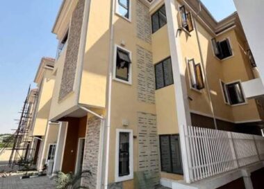 Superbly finished 4 bedroom detached duplex with Bq