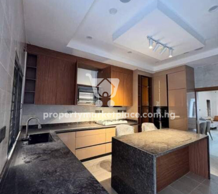 Superbly finished 4 bedroom detached duplex with Bq