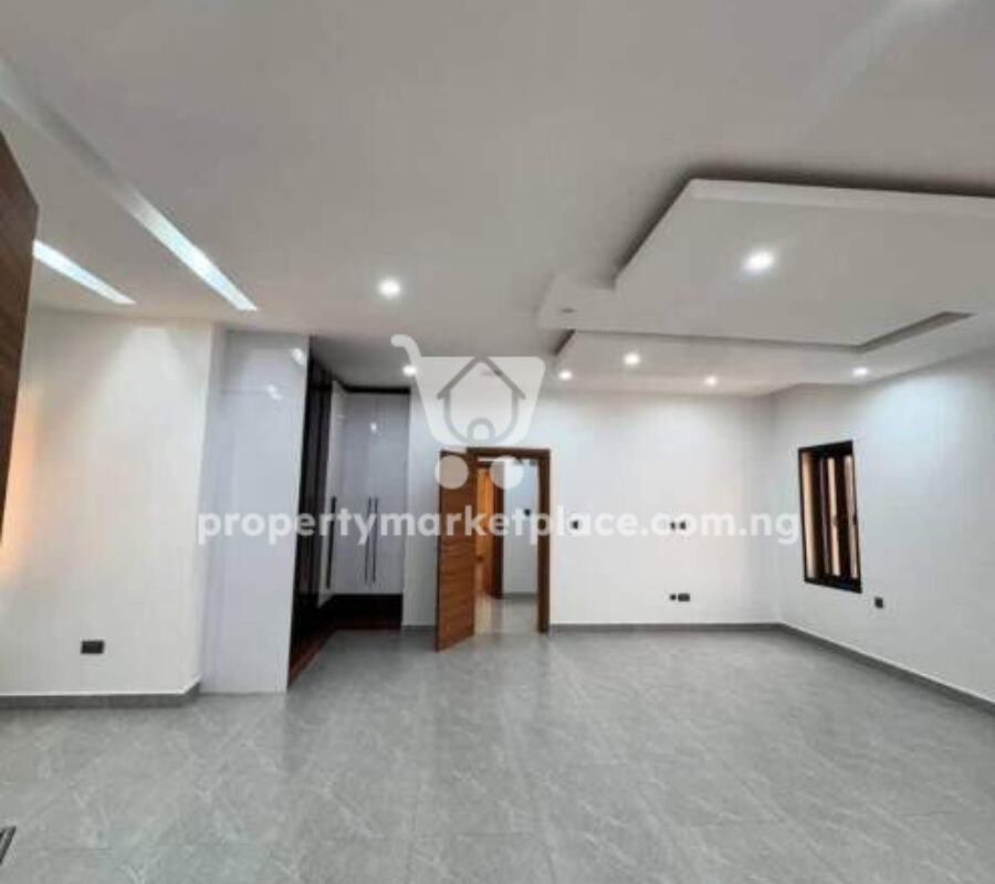 Superbly finished 4 bedroom detached duplex with Bq