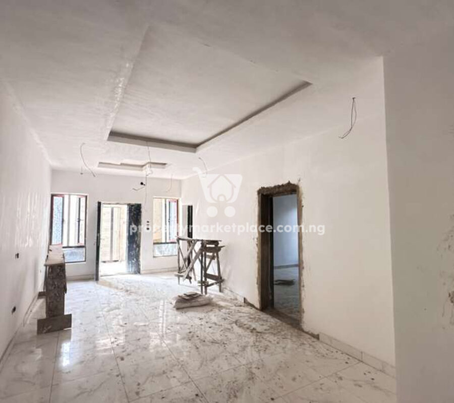 Spacious 3 bedroom flat in a nice area with tarred roads
